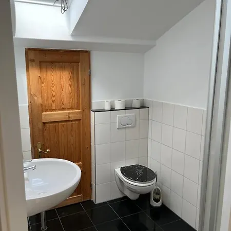 La Casa Encanto In Apartment Starnberg